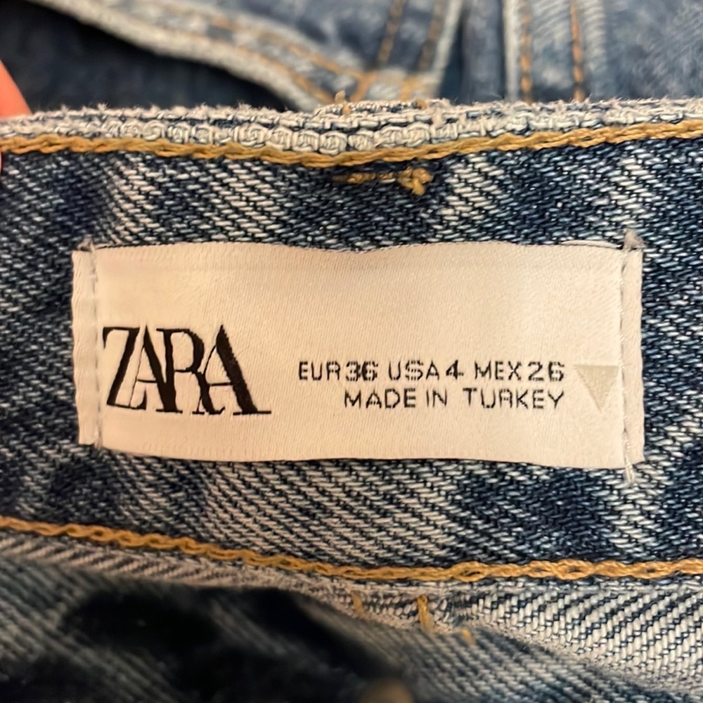 Zara high waist wide leg jeans. really cute, just small on me. worn once.